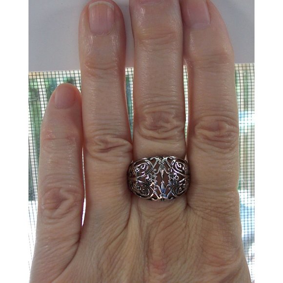 925 STERLING SILVER Open Work Floral Dome Ring - Picture 12 of 16